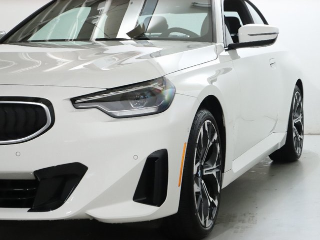 Used 2025 BMW 230i xDrive Coupe w/ Convenience Package AWD/4WD image 5