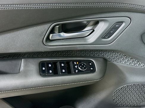 Used 2024 Nissan Ariya AWD image 15