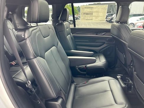 New 2026 Jeep Grand Cherokee L Limited AWD/4WD image 36