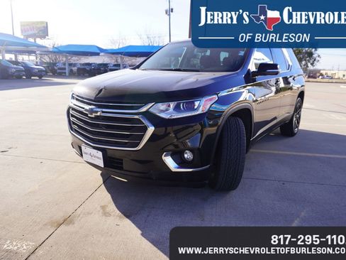 Used 2019 Chevrolet Traverse LT image 2