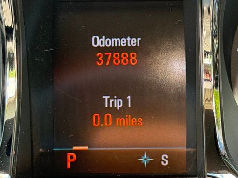 Used 2010 Buick LaCrosse CXS w/ Touring Package FWD image 19