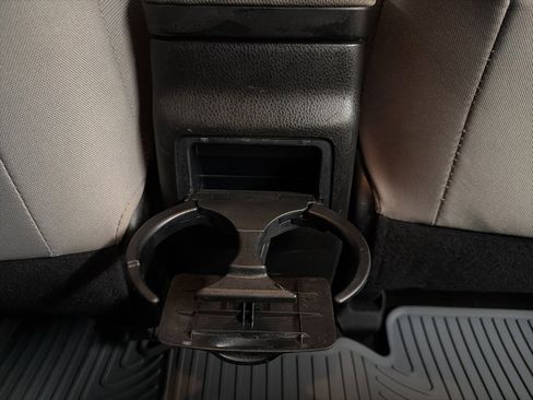 Used 2017 Toyota Corolla LE image 24