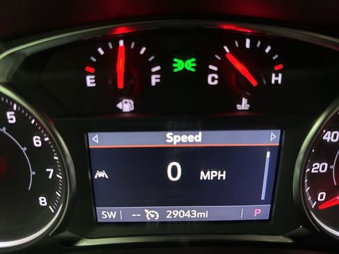 Used 2024 GMC Terrain SLT image 26