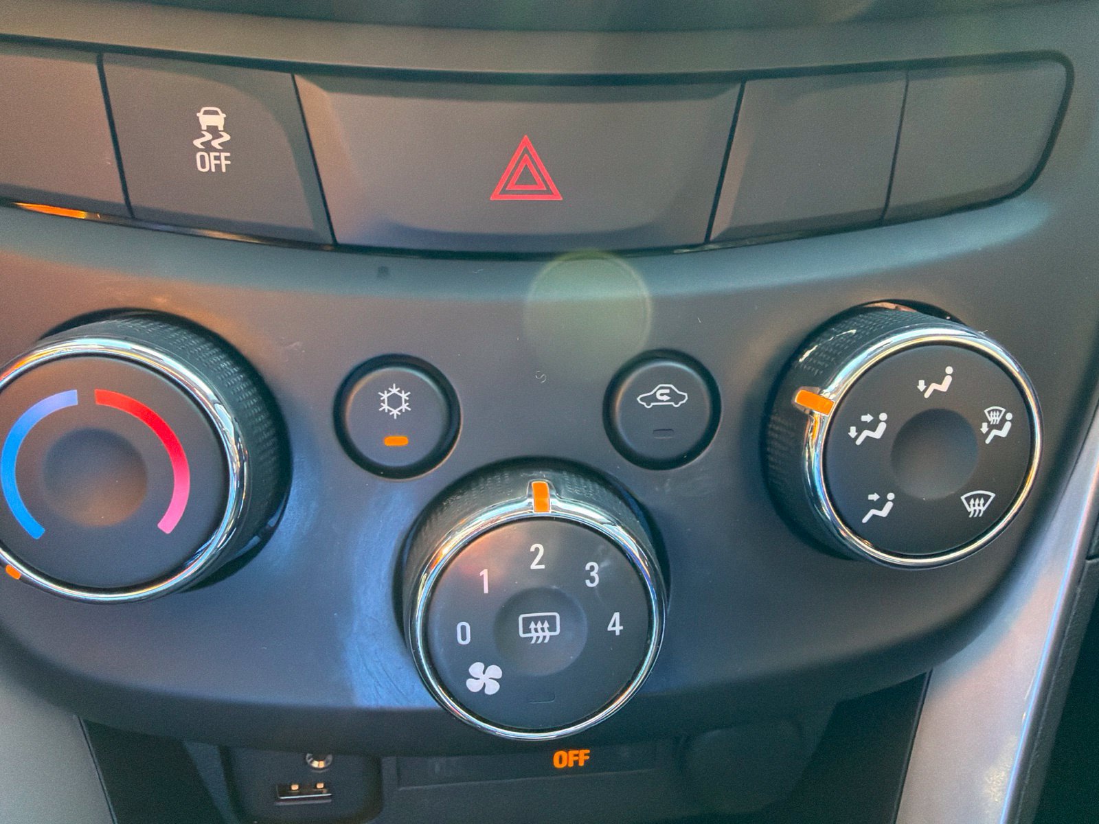 Used 2020 Chevrolet Trax LS w/ Tint and Cruise Package FWD image 19