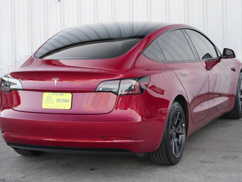 Used 2022 Tesla Model 3 Standard Range image 53