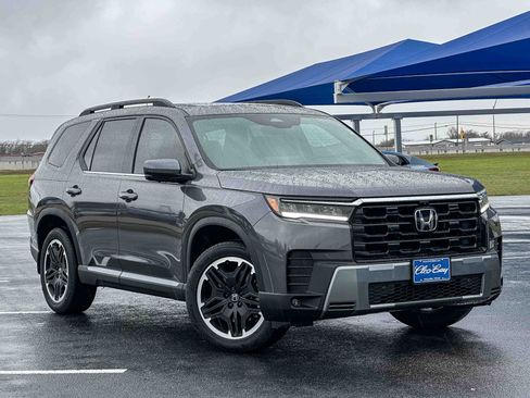 New 2026 Honda Pilot Touring image 2