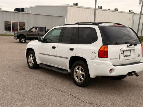 Used 2009 GMC Envoy SLE RWD image 9