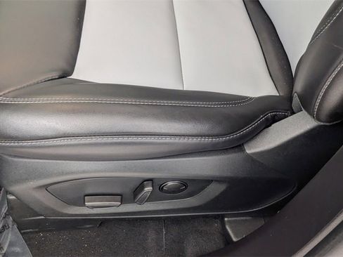 Certified 2022 Ford Explorer XLT w/ Equipment Group 202A image 28