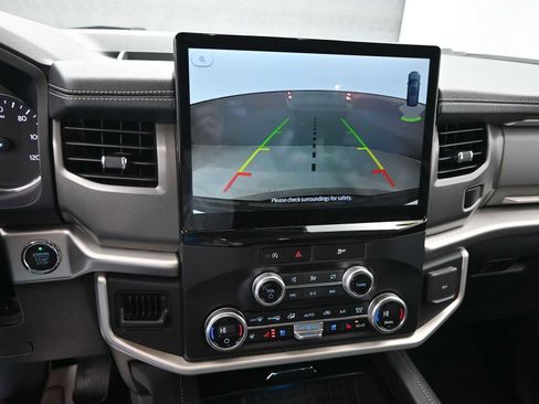 Used 2024 Ford Expedition XLT image 14