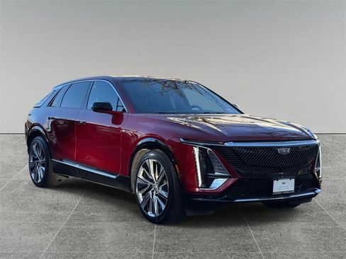 Used 2025 Cadillac Lyriq Luxury w/ LPO, Floor Liner Package image 9