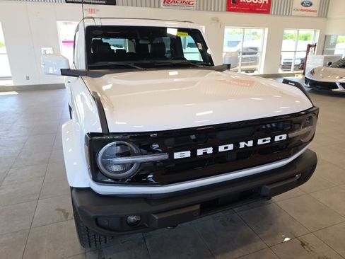 Used 2023 Ford Bronco Outer Banks AWD/4WD image 4