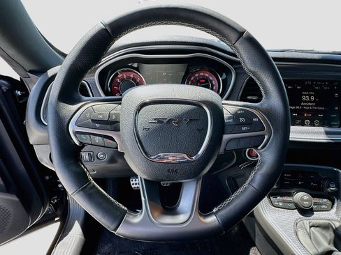 Used 2015 Dodge Challenger SRT Hellcat RWD image 11