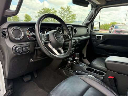 Used 2019 Jeep Wrangler Unlimited Sahara AWD/4WD image 10