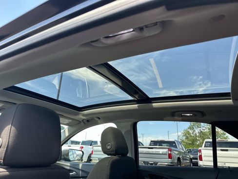 Certified 2019 Chevrolet Equinox LT w/ Sun & Navigation Package FWD image 12