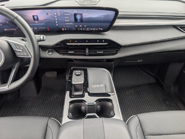 Used 2025 Buick Enclave Preferred FWD image 7