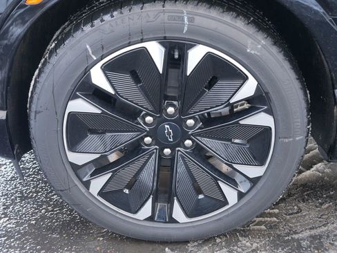 Used 2024 Chevrolet Blazer EV RS image 12