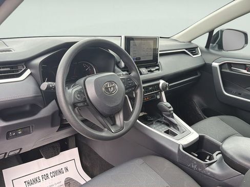 Used 2025 Toyota RAV4 XLE image 22