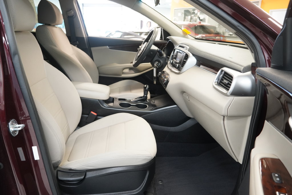 Used 2018 Kia Sorento LX AWD/4WD image 38