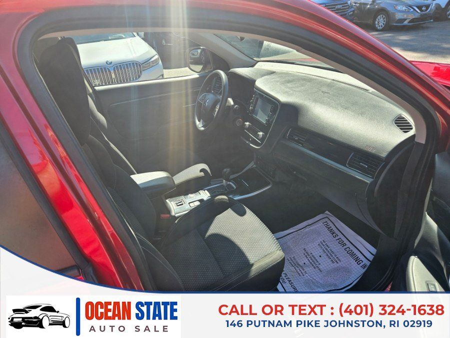 Used 2020 Mitsubishi Outlander ES AWD/4WD image 13