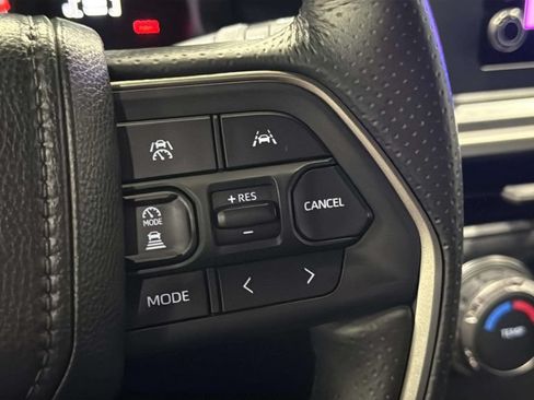 Used 2025 Toyota 4Runner SR5 AWD/4WD image 24
