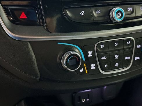 Used 2023 Chevrolet Traverse LT FWD image 20
