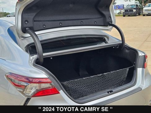 Used 2024 Toyota Camry SE FWD image 33