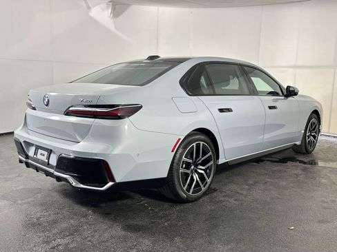 Used 2025 BMW 740i xDrive image 11