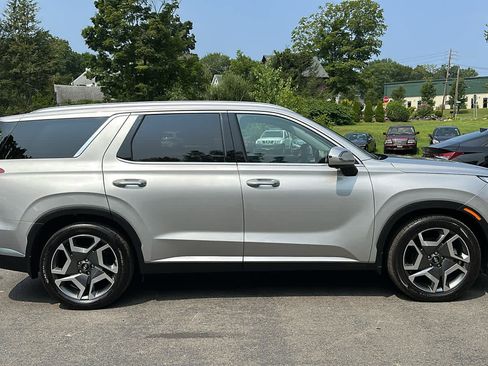 Used 2023 Hyundai Palisade Limited image 2