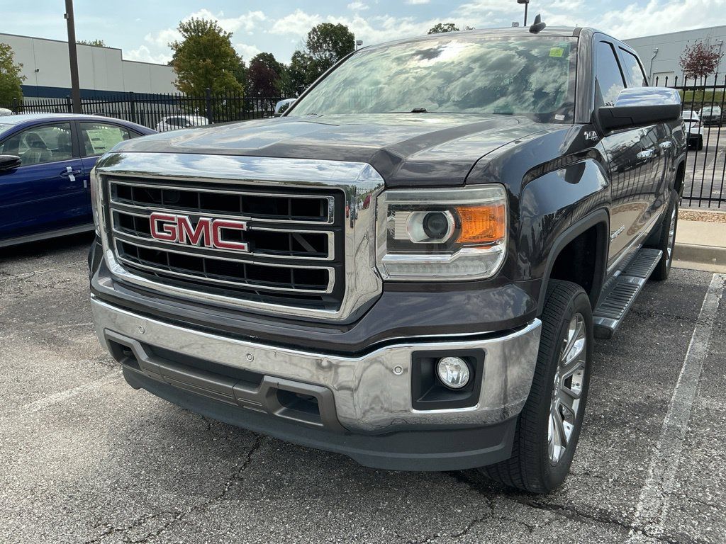 Used 2015 GMC Sierra 1500 SLT w/ SLT Crew Cab Value Package AWD/4WD image 3