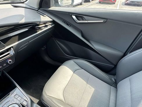 Certified 2023 Kia Niro EX w/ EX Cold Weather Package FWD image 32