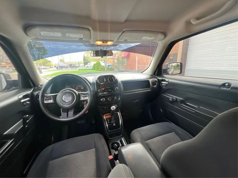 Used 2015 Jeep Patriot Sport FWD image 26