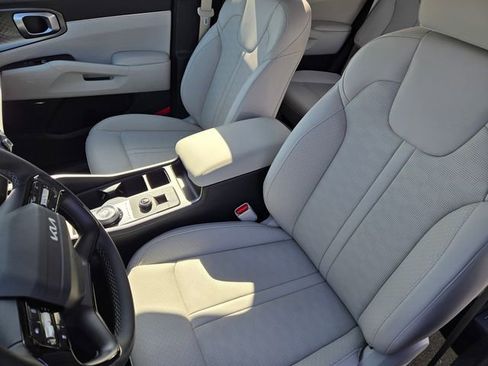 New 2026 Kia Sorento EX FWD image 17