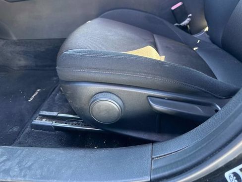 Used 2021 MAZDA MAZDA3 s image 23