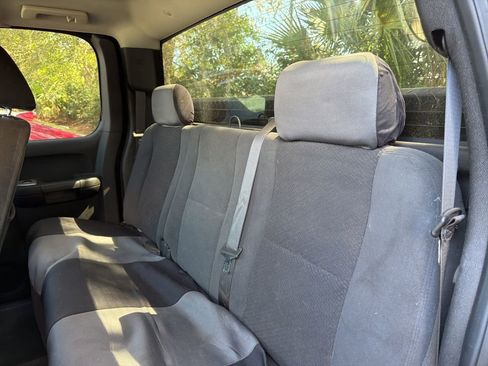 Used 2007 Chevrolet Silverado 1500 LT w/ 1LT Convenience Package RWD image 12