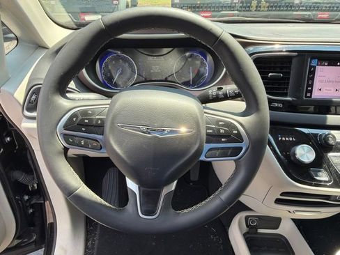Used 2024 Chrysler Voyager LX FWD image 21