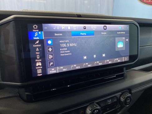 Used 2024 Jeep Wrangler Sahara w/ Technology Group image 15