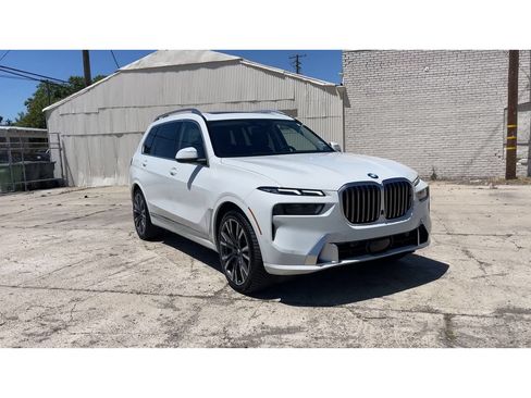 Used 2024 BMW X7 xDrive40i AWD/4WD image 5
