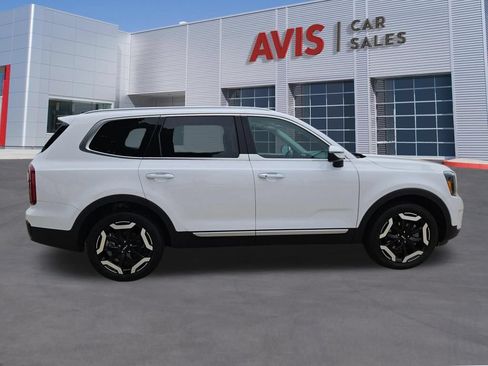 Used 2025 Kia Telluride S FWD image 7