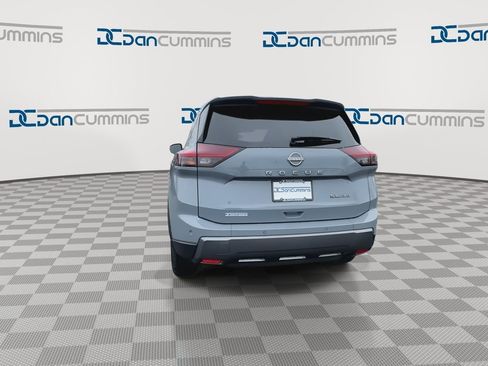 Used 2024 Nissan Rogue SL image 7