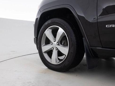 Used 2014 Jeep Grand Cherokee Overland w/ Advanced Technology Group image 17