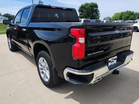 Used 2023 Chevrolet Silverado 1500 LTZ w/ Z71 Off-Road Package AWD/4WD image 8