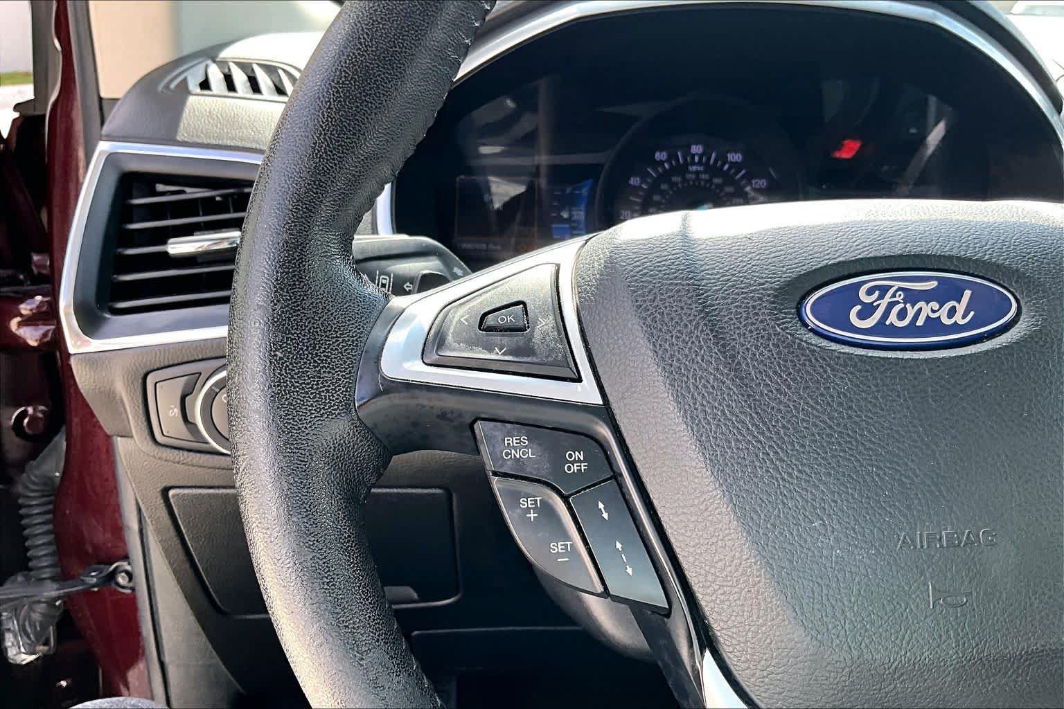 Used 2018 Ford Edge Titanium w/ Equipment Group 302A FWD image 21