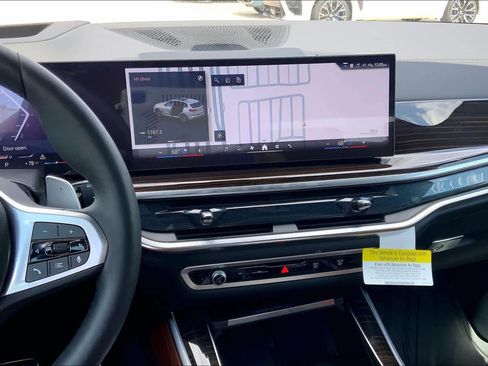 Used 2026 BMW X5 sDrive40i w/ M Sport Package image 12