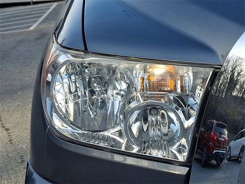 Used 2010 Toyota Tundra 4x4 Double Cab image 15