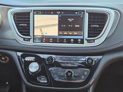 New 2026 Chrysler Pacifica Pinnacle image 13