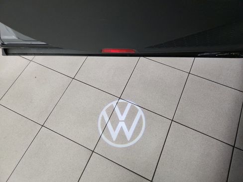 New 2026 Volkswagen Atlas SE FWD image 11
