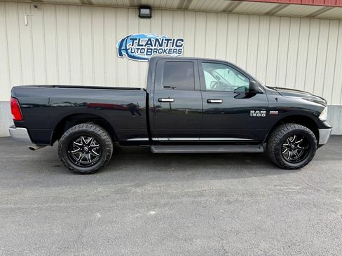 Used 2017 RAM 1500 Classic SLT image 3
