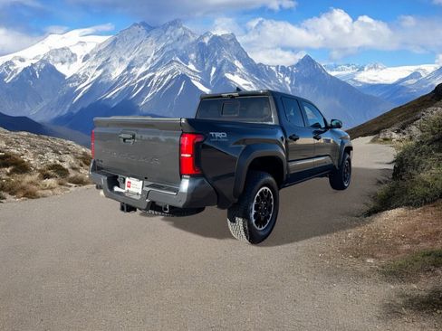 Used 2025 Toyota Tacoma TRD Off-Road image 5
