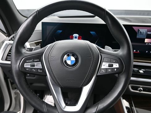 Used 2025 BMW X5 xDrive40i AWD/4WD image 12