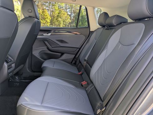 New 2026 Volkswagen Tiguan SE image 13